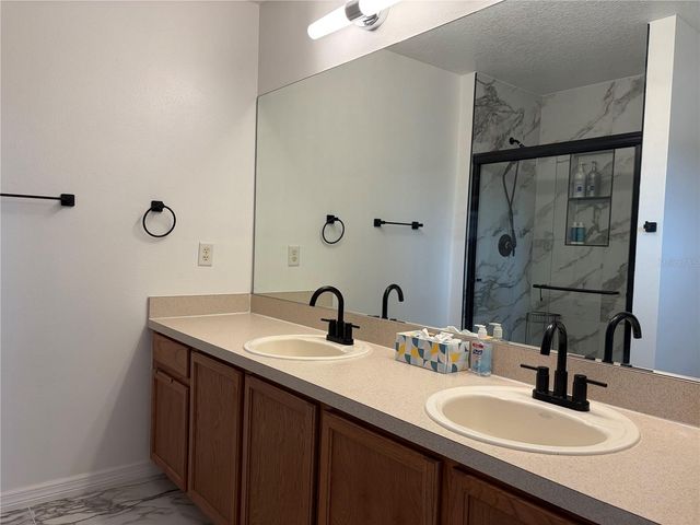 8914 IRON OAK, Tampa, FL 33647