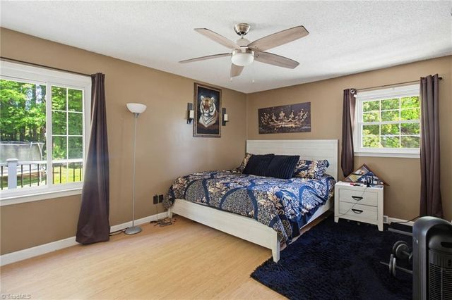 2335 Crestview Way, Winston-salem, NC 27103