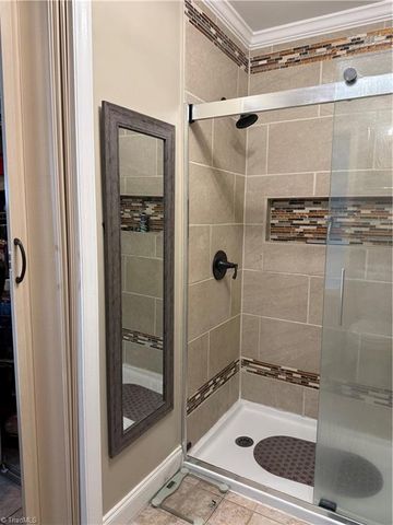 2335 Crestview Way, Winston-salem, NC 27103
