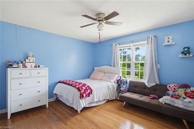 2335 Crestview Way, Winston-salem, NC 27103