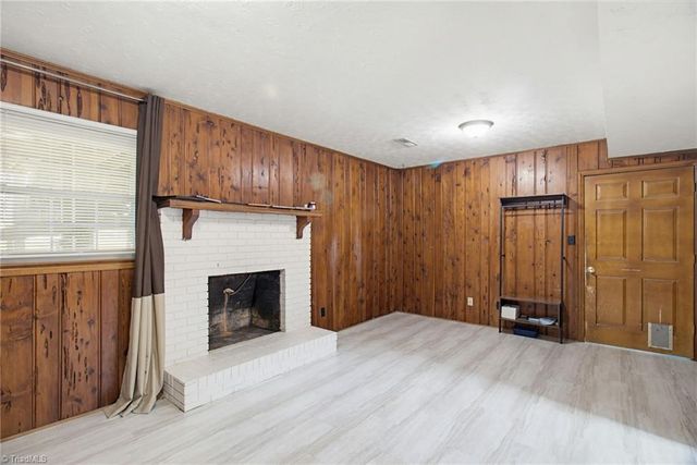 2335 Crestview Way, Winston-salem, NC 27103