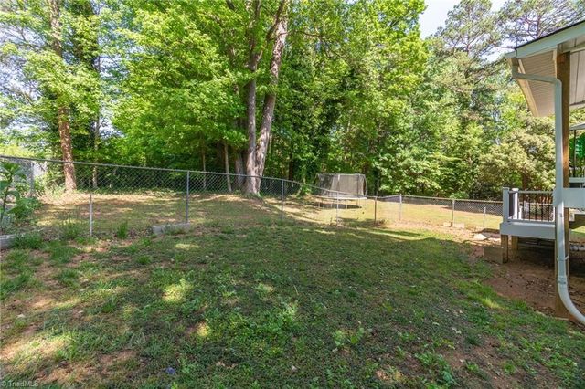 2335 Crestview Way, Winston-salem, NC 27103
