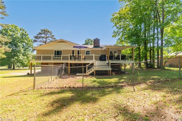2335 Crestview Way, Winston-salem, NC 27103