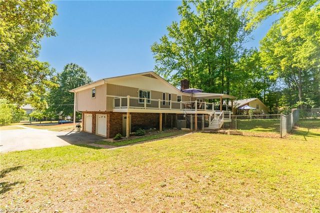 2335 Crestview Way, Winston-salem, NC 27103