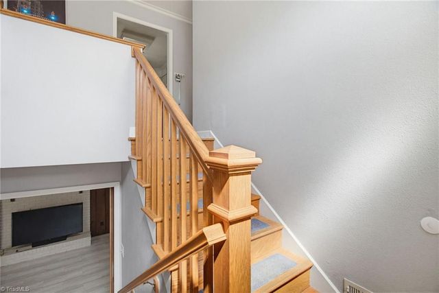 2335 Crestview Way, Winston-salem, NC 27103