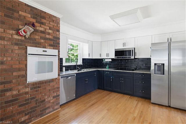 2335 Crestview Way, Winston-salem, NC 27103
