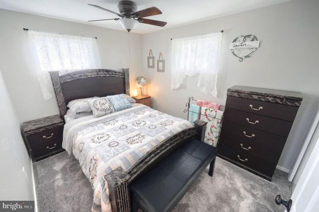 345 CANARY CIR, York, PA 17404