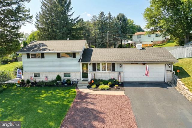345 CANARY CIR, York, PA 17404