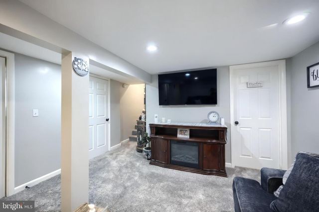 345 CANARY CIR, York, PA 17404