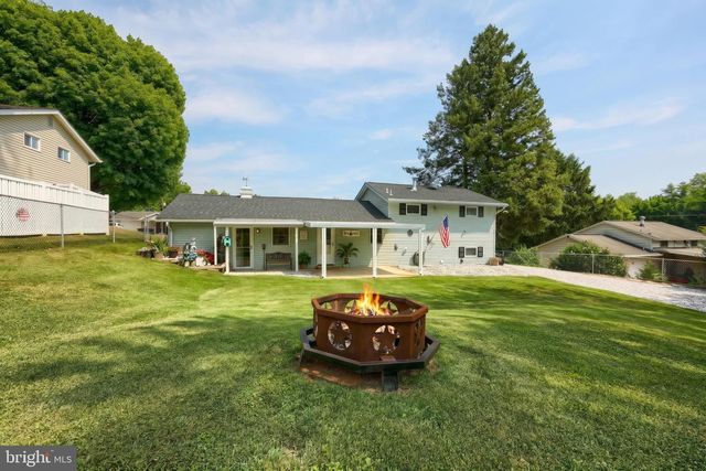 345 CANARY CIR, York, PA 17404