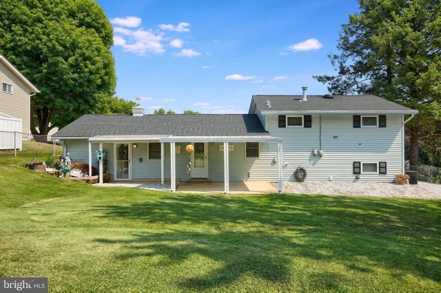 345 CANARY CIR, York, PA 17404