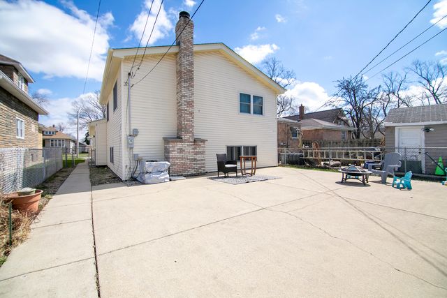 12214 Maple Avenue, Blue Island, IL 60406
