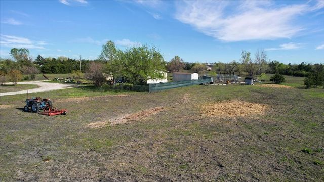 5631 Hillcrest Drive, Farmersville, TX 75442