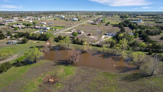 5631 Hillcrest Drive, Farmersville, TX 75442