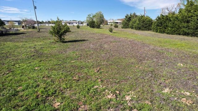5631 Hillcrest Drive, Farmersville, TX 75442