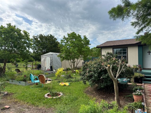 5631 Hillcrest Drive, Farmersville, TX 75442