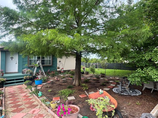 5631 Hillcrest Drive, Farmersville, TX 75442