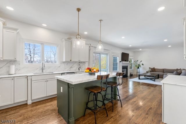 2 Himsl Ct, West Orange Twp., NJ 07052
