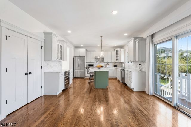 2 Himsl Ct, West Orange Twp., NJ 07052