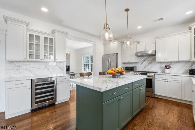 2 Himsl Ct, West Orange Twp., NJ 07052