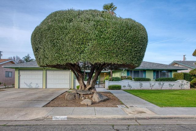 1461 Windsor Drive, Kingsburg, CA 93631