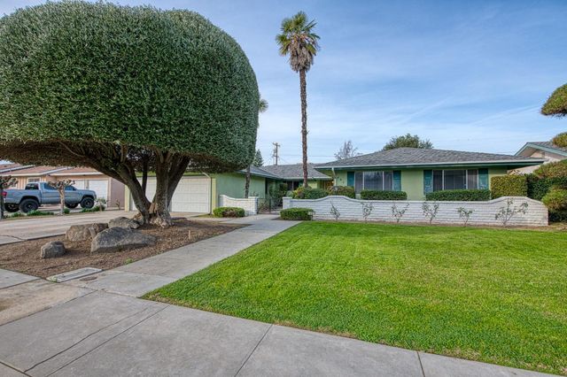 1461 Windsor Drive, Kingsburg, CA 93631