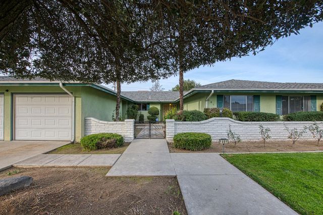 1461 Windsor Drive, Kingsburg, CA 93631