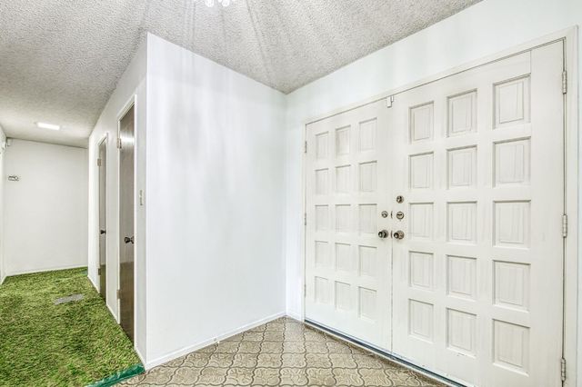 1461 Windsor Drive, Kingsburg, CA 93631