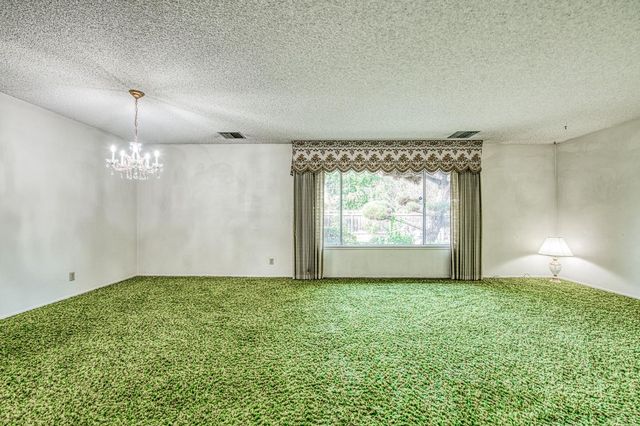 1461 Windsor Drive, Kingsburg, CA 93631