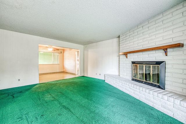 1461 Windsor Drive, Kingsburg, CA 93631