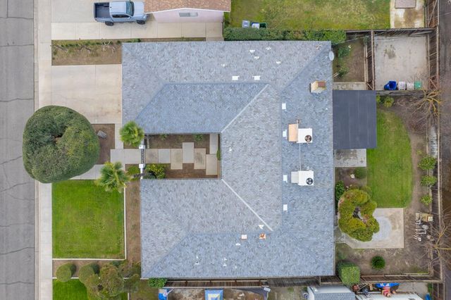 1461 Windsor Drive, Kingsburg, CA 93631