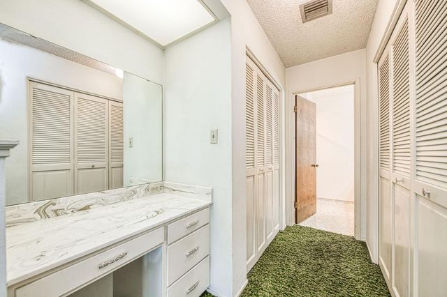 1461 Windsor Drive, Kingsburg, CA 93631