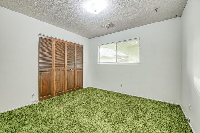 1461 Windsor Drive, Kingsburg, CA 93631