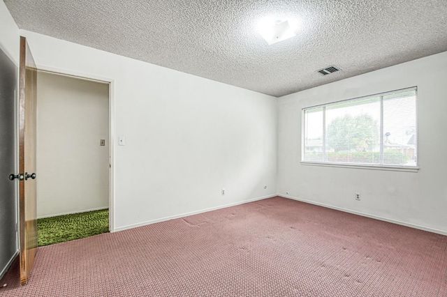 1461 Windsor Drive, Kingsburg, CA 93631