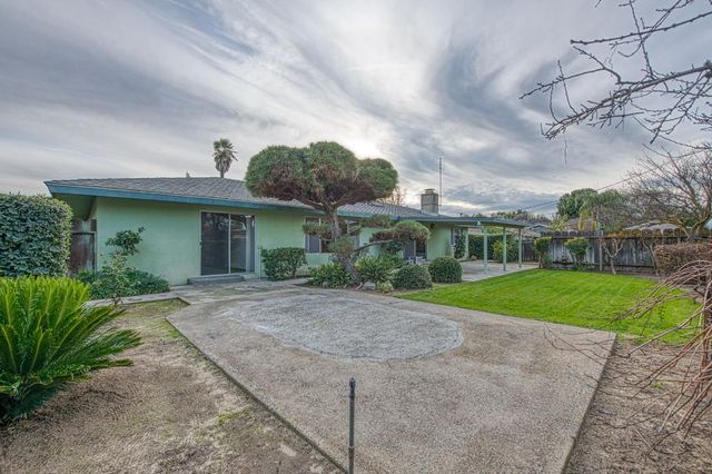 1461 Windsor Drive, Kingsburg, CA 93631