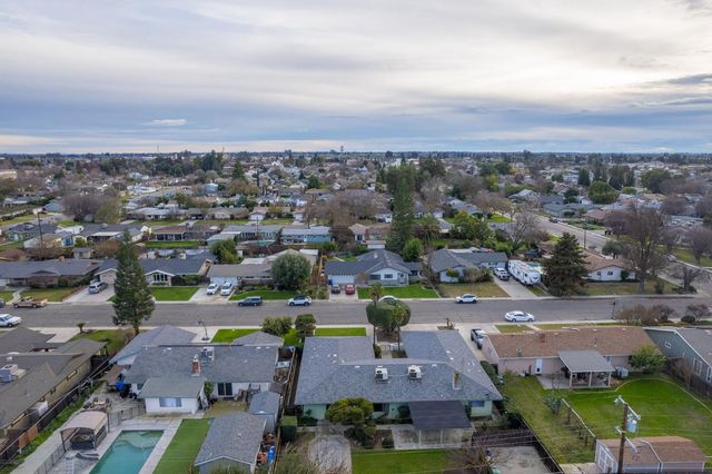 1461 Windsor Drive, Kingsburg, CA 93631