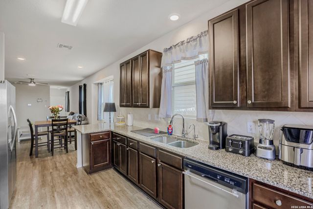 10542 Green Lake Dr, San Antonio, TX 78223