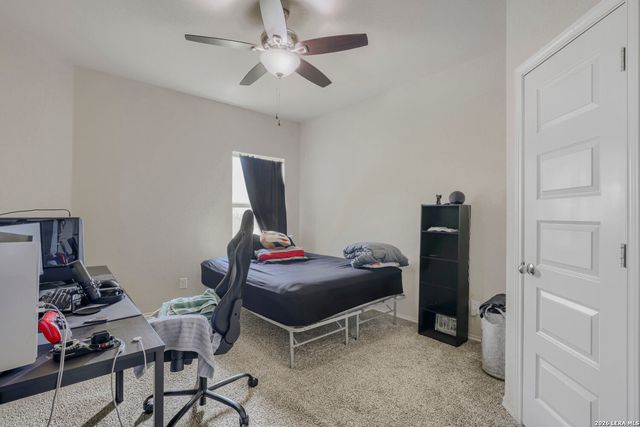 10542 Green Lake Dr, San Antonio, TX 78223