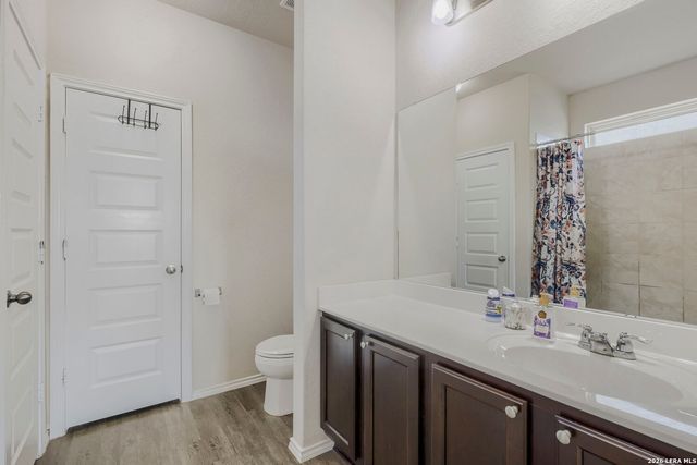 10542 Green Lake Dr, San Antonio, TX 78223