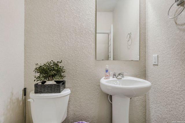 10542 Green Lake Dr, San Antonio, TX 78223