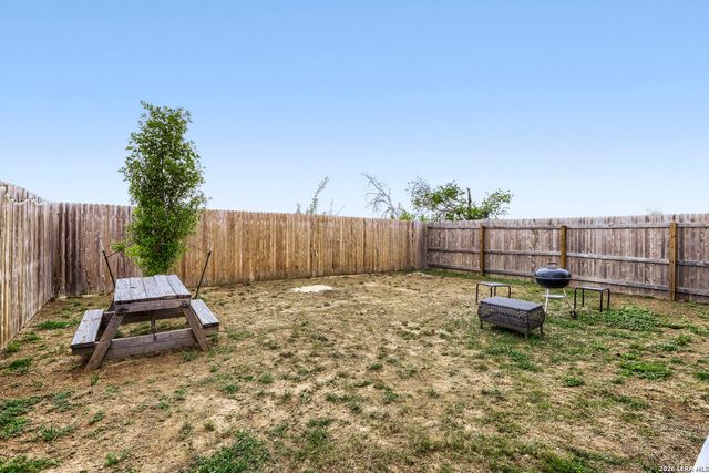 10542 Green Lake Dr, San Antonio, TX 78223