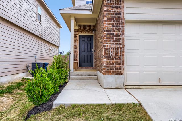 10542 Green Lake Dr, San Antonio, TX 78223