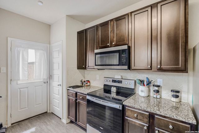 10542 Green Lake Dr, San Antonio, TX 78223