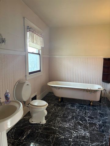 1401 N San Joaquin St, Stockton, CA 95202