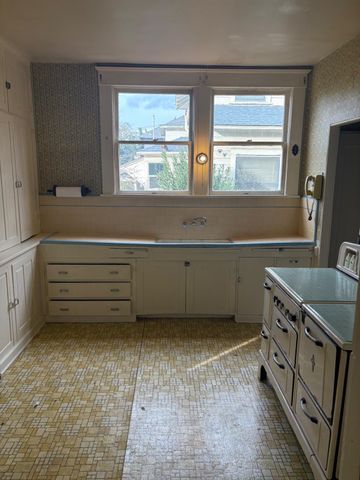 1401 N San Joaquin St, Stockton, CA 95202