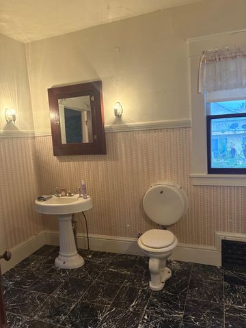 1401 N San Joaquin St, Stockton, CA 95202