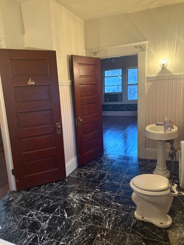 1401 N San Joaquin St, Stockton, CA 95202