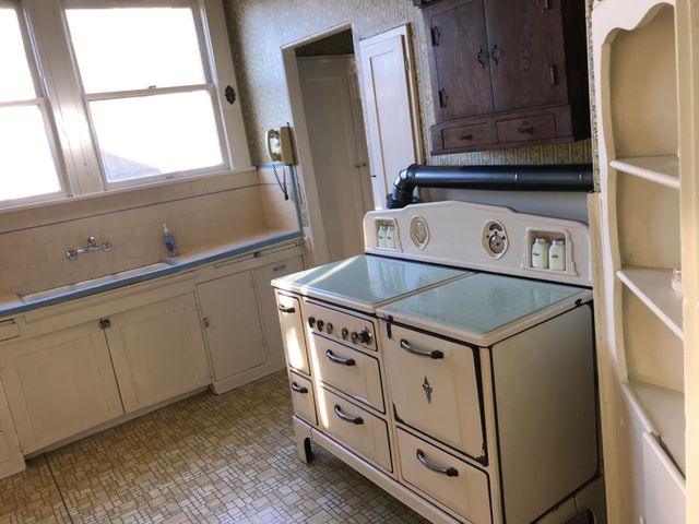 1401 N San Joaquin St, Stockton, CA 95202