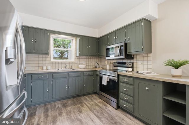 1313 DELMONT AVE, Havertown, PA 19083