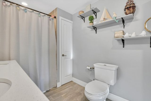 7964 Lavergne Avenue, Burbank, IL 60459